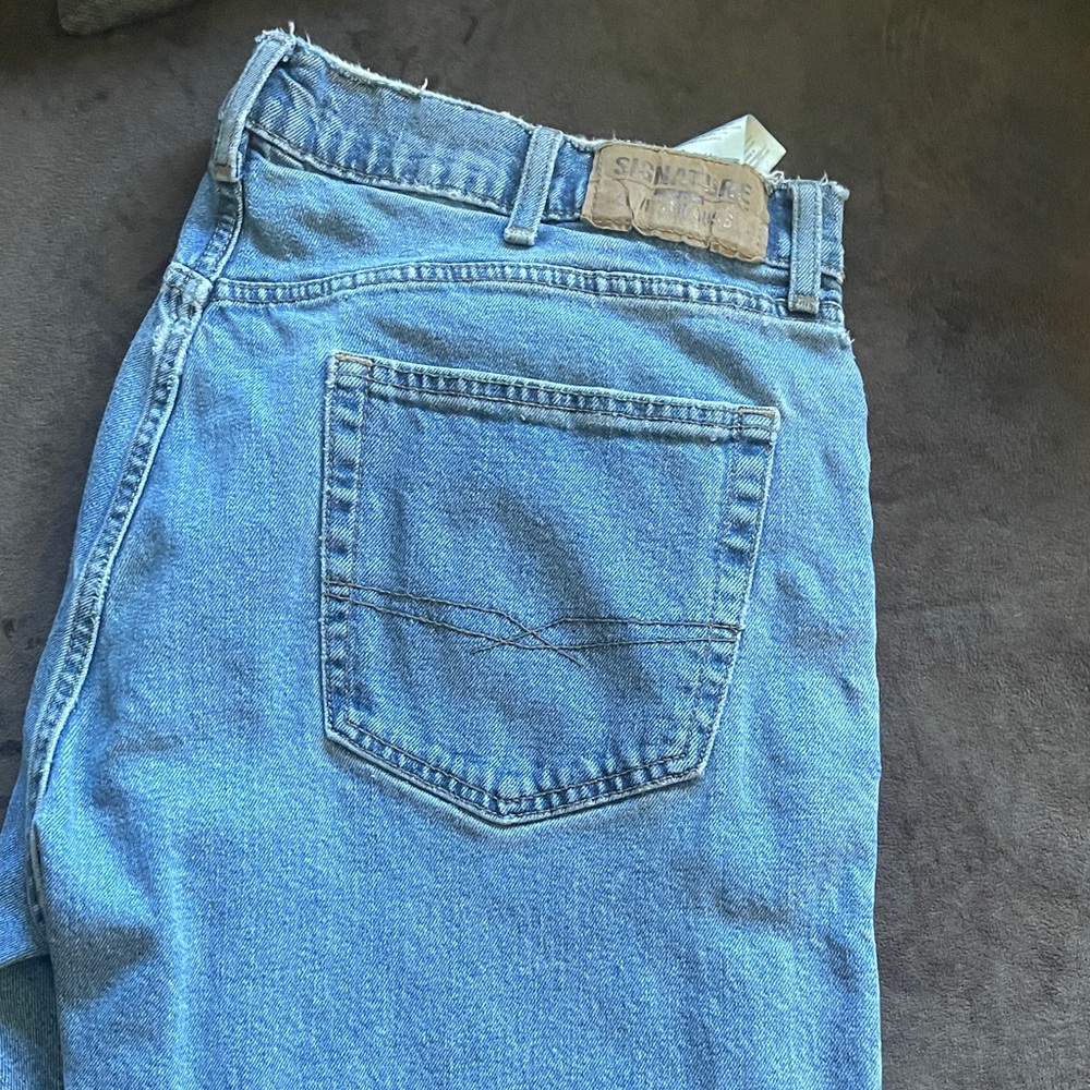 Signature Light Blue Men's Relaxed Jeans